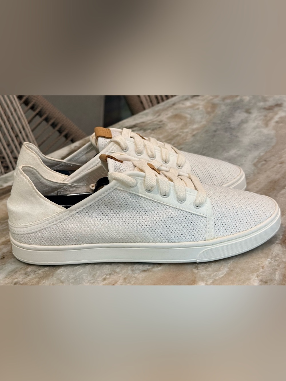 Women’s OLUKAI Pehuea Li sneakers- Size 9 - Picture 4 of 8